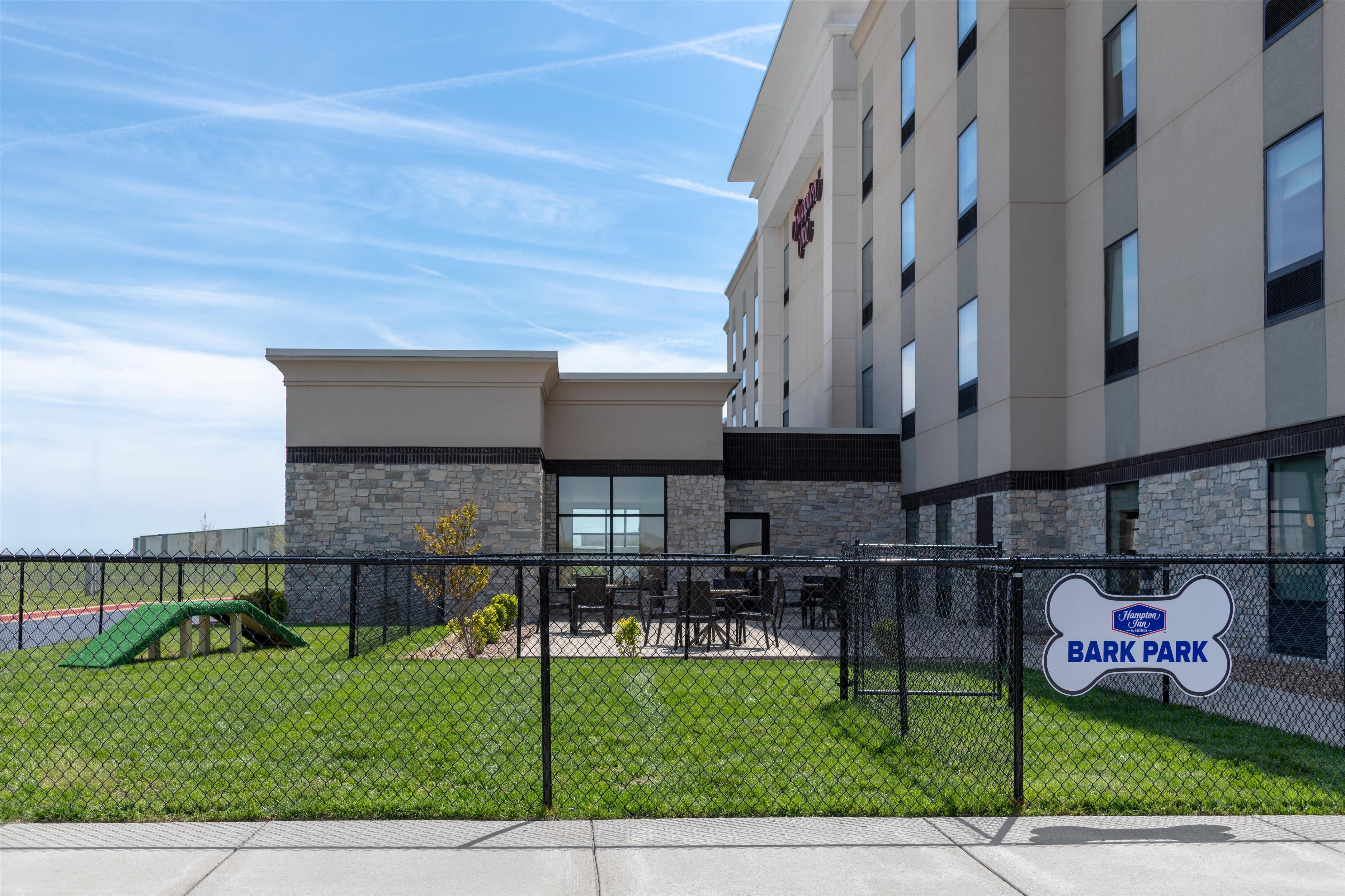 Exterior | Hampton Inn Sikeston