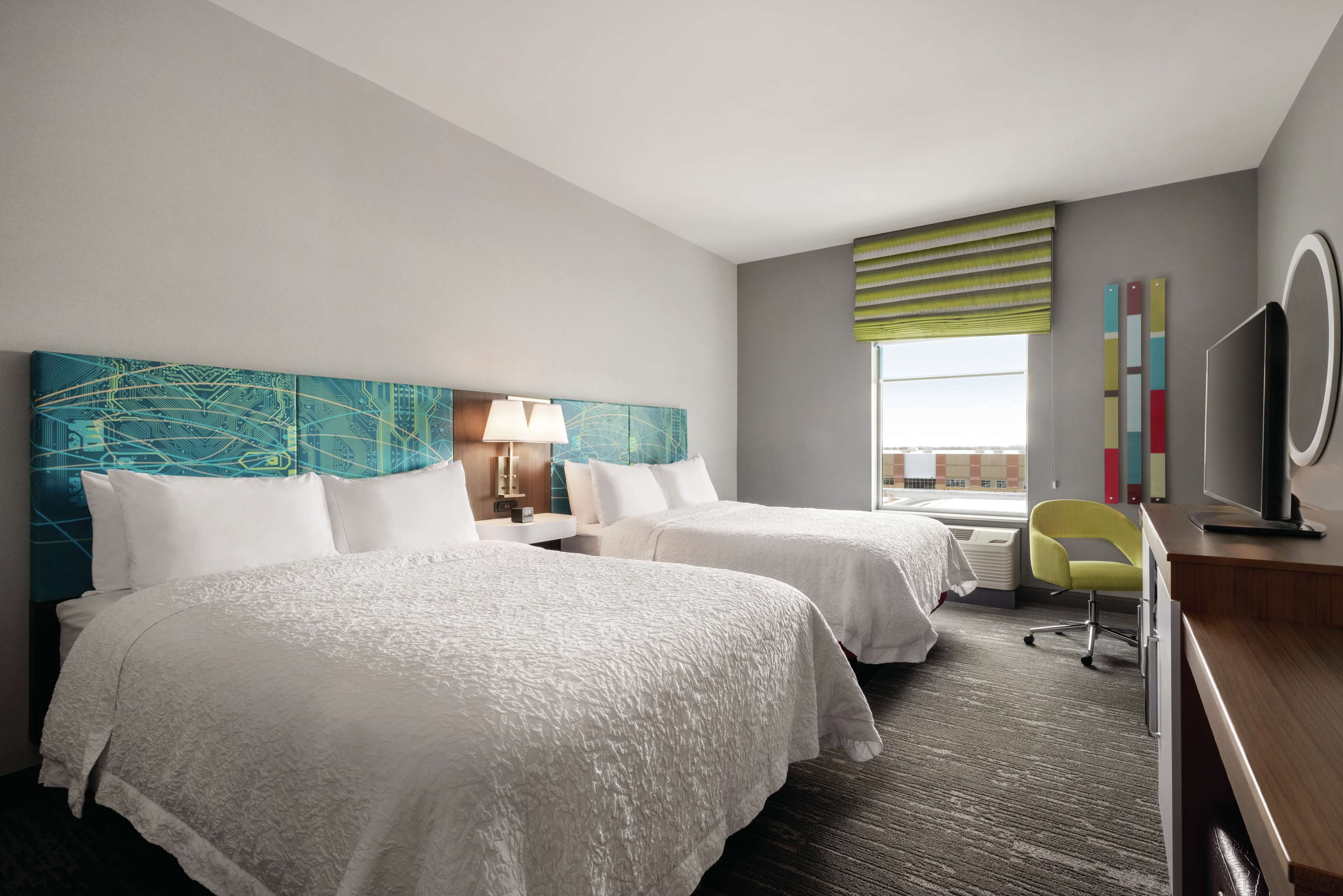 Hampton Inn Brooklyn Park, MN Room Type - 2QN HR ACC FRG MIC NS