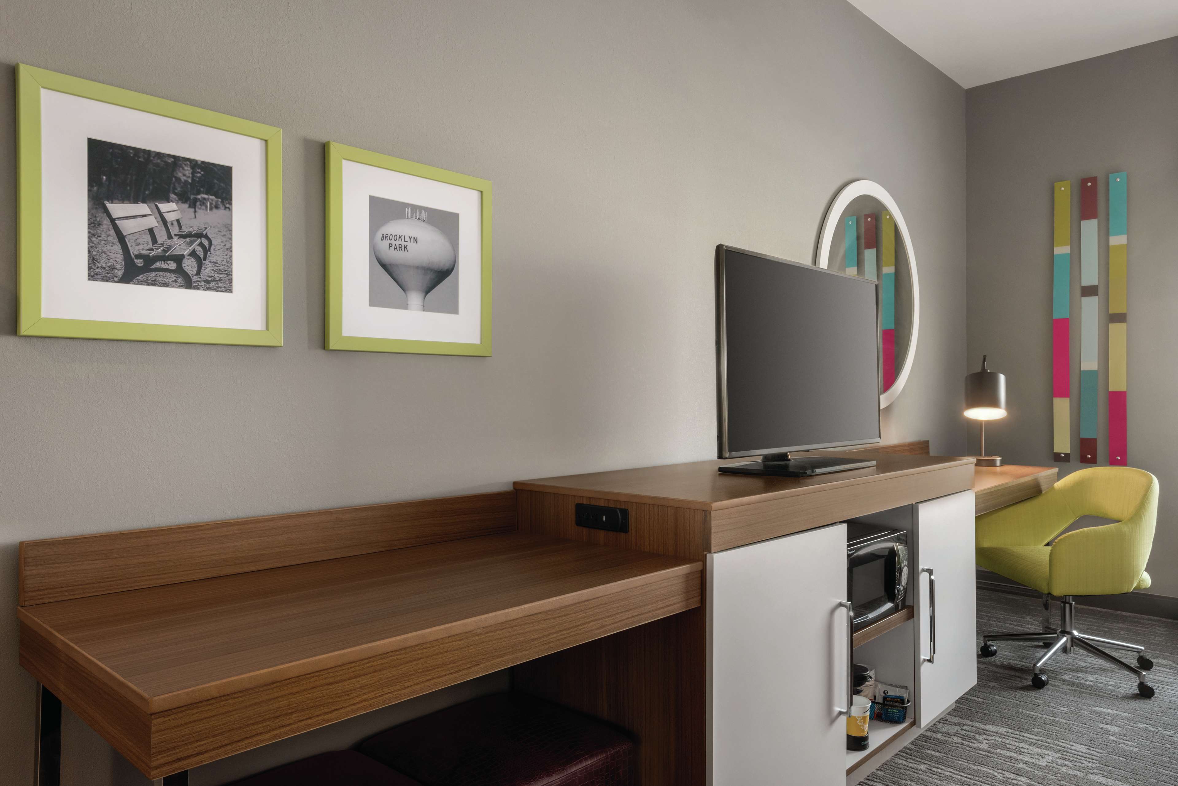 Hampton Inn Brooklyn Park, MN Room Type - 2QN MOB HEAR ACC W TUB NS