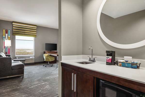  - Hampton Inn Brooklyn Park