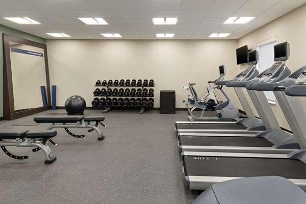 Fitness/ Exercise Room - Hampton Inn Brooklyn Park