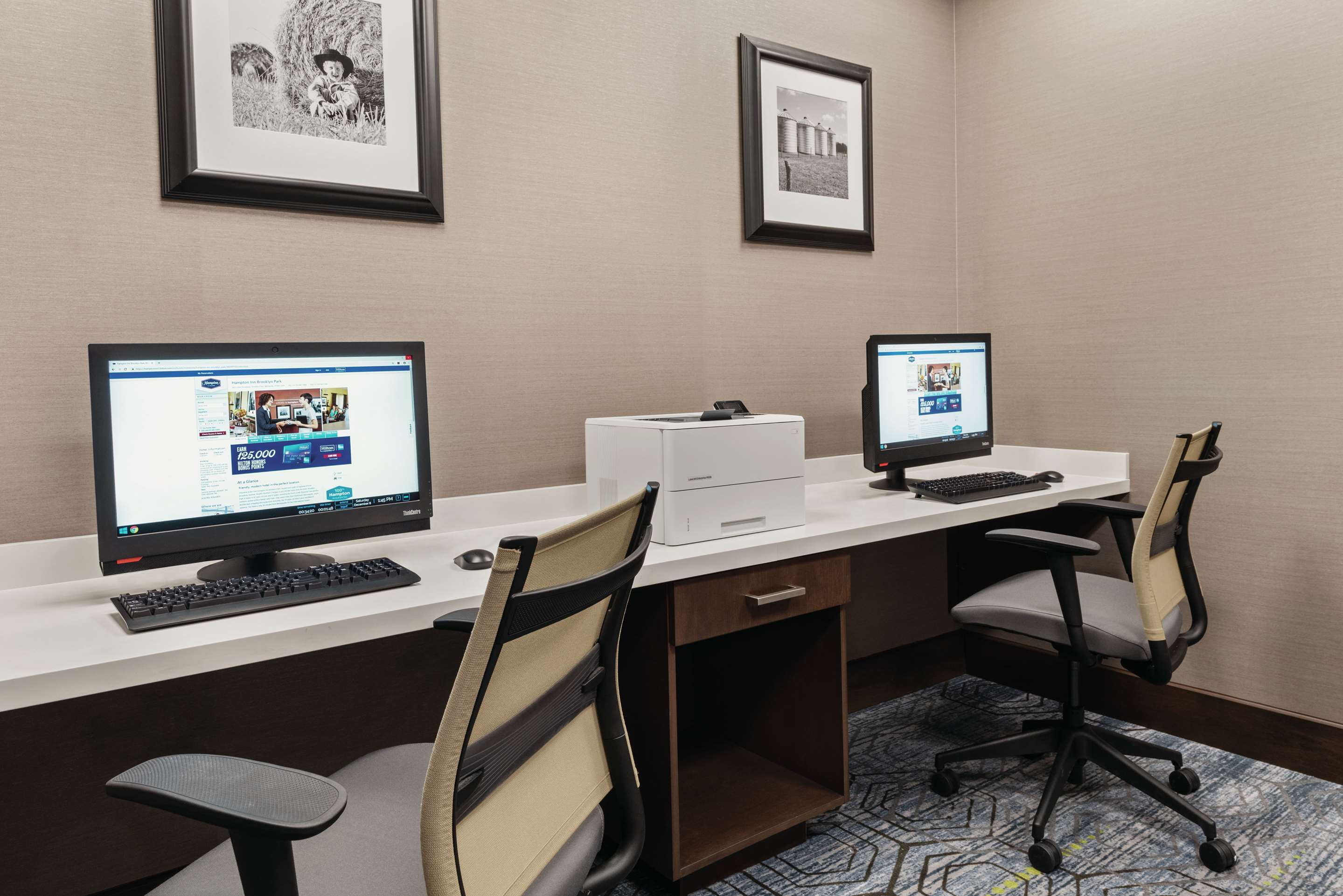 Business Center | Hampton Inn Brooklyn Park