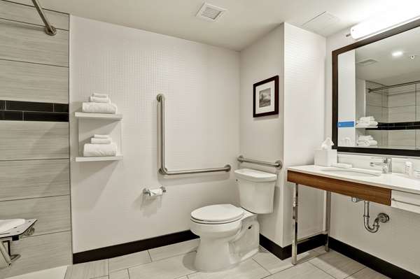  - Hampton Inn Niagra St Catharines