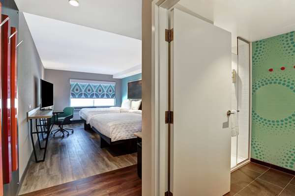  - Tru by Hilton Hotel South Edmonton