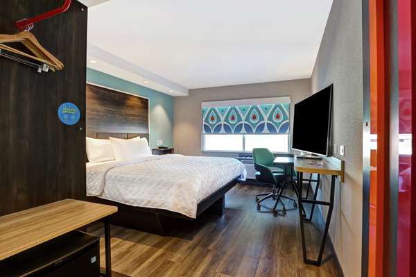  - Tru by Hilton Hotel South Edmonton