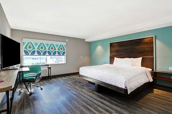  - Tru by Hilton Hotel South Edmonton