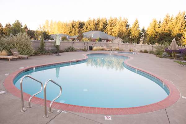 Pool - Oregon Garden Resort Silverton