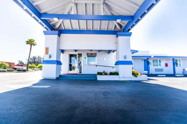 Exterior view - SureStay Hotel by Best Western Seaside