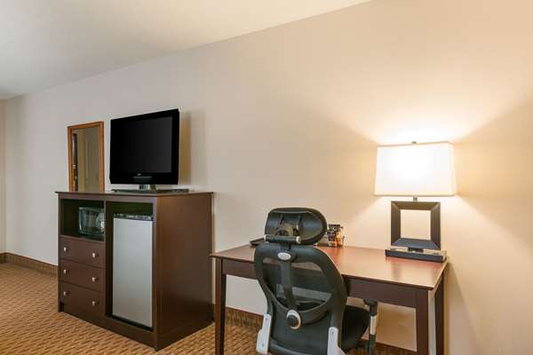  - Clarion Hotel and Convention Center Minot