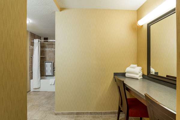  - Clarion Hotel and Convention Center Minot