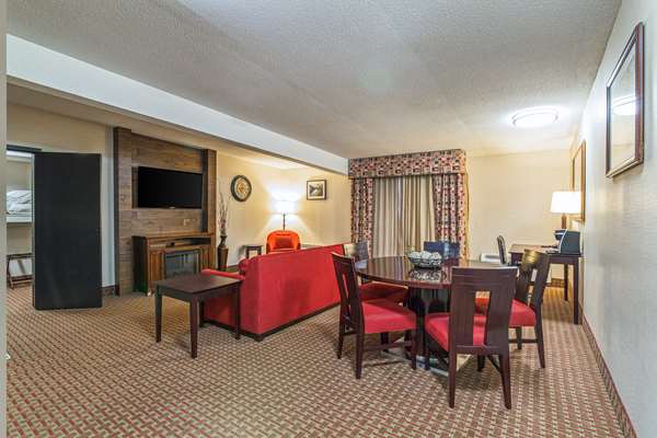  - Clarion Hotel and Convention Center Minot