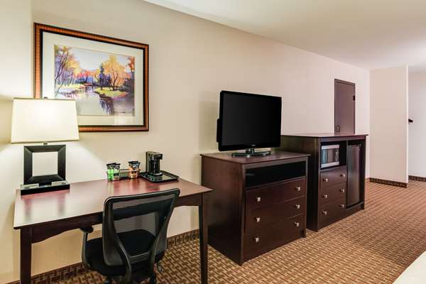  - Clarion Hotel and Convention Center Minot