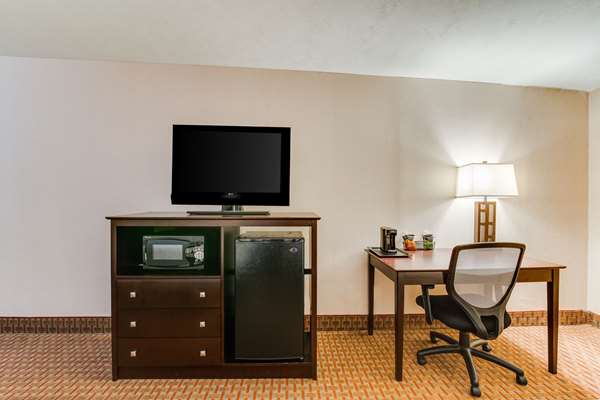  - Clarion Hotel and Convention Center Minot