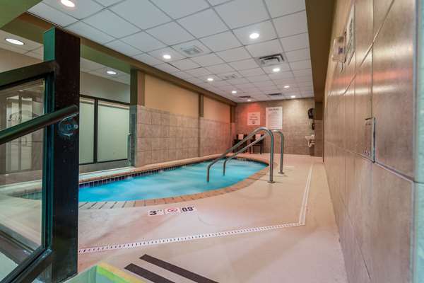 Pool - Clarion Hotel and Convention Center Minot