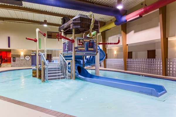 Pool - Clarion Hotel and Convention Center Minot