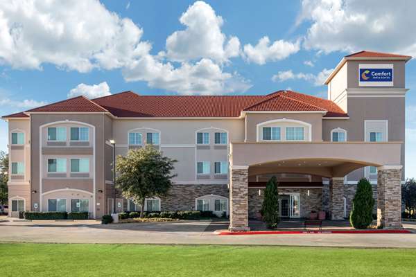 Exterior view - Comfort Inn & Suites Cedar Hill