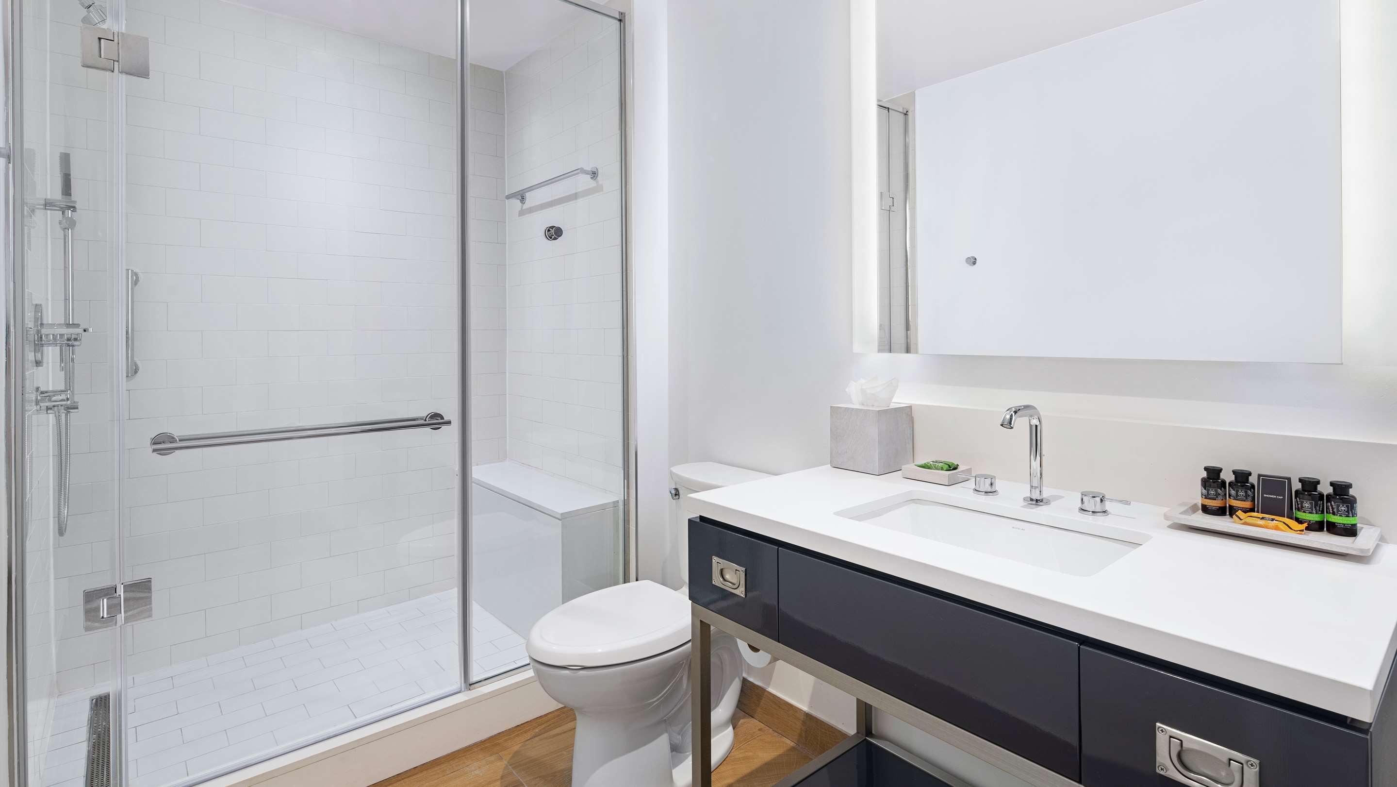 Guest room bath