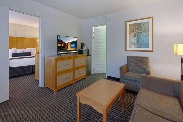 Suite - Travelodge Palm Springs
