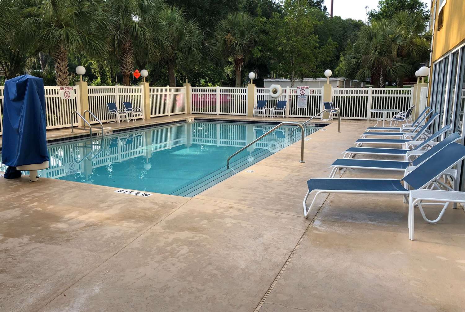 Hom Hotel & Suites Gainesville I75, Exit 384, FL See Discounts