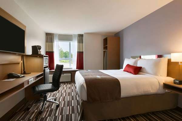  - Microtel Inn & Suites by Wyndham Ladysmith