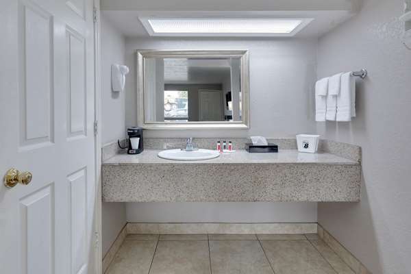  - Super 8 Motel Downtown San Antonio - I-35, Exit 158