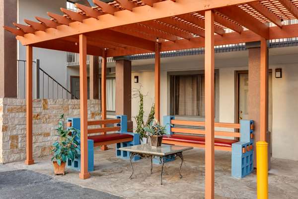  - Super 8 Motel Downtown San Antonio - I-35, Exit 158