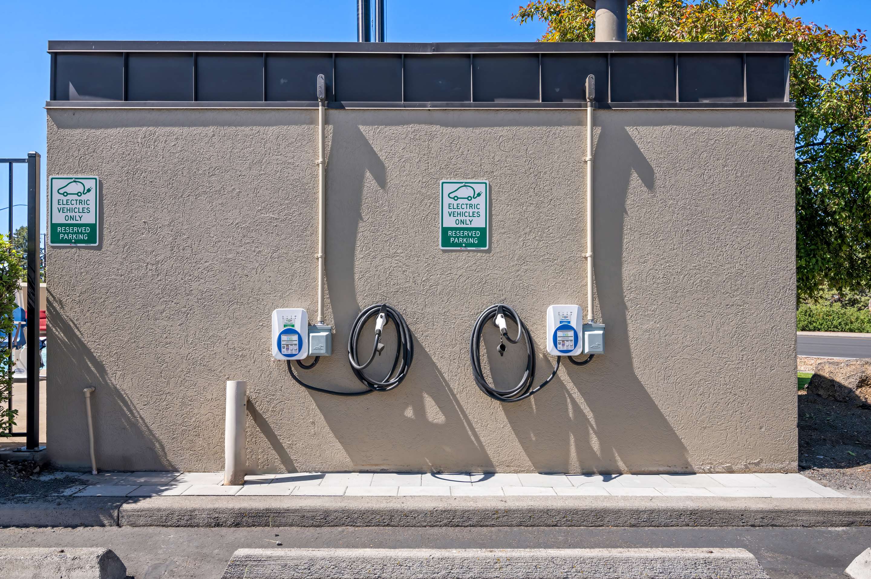 RLIS Deschutes River Bend ChargingStation