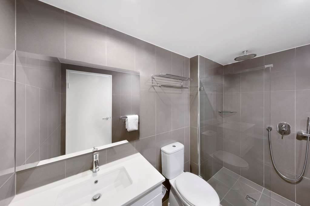 Adina Canberra Dickson-guestroom-Guest Room,Bathroom,On-Site.jpg