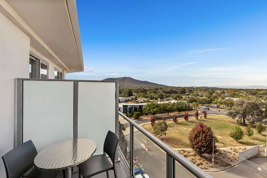 Adina Canberra Dickson-guestroom-Guest Room,On-Site.jpg
