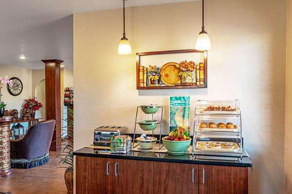 Amenities - Quality Inn Three Rivers