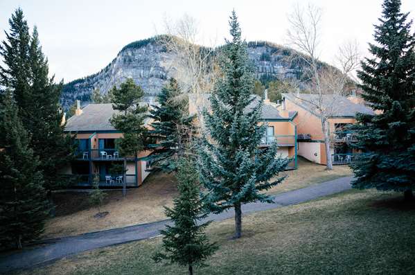Exterior view - Douglas Fir Resort & Chalets Banff