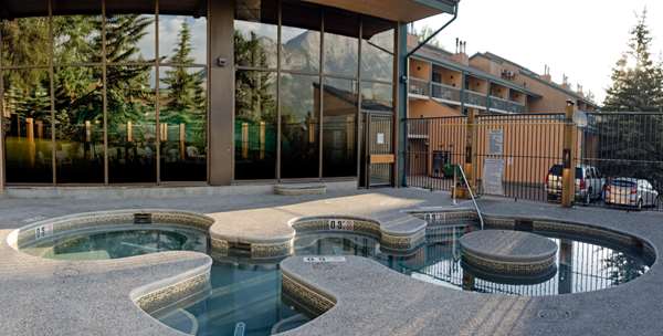 Pool - Douglas Fir Resort & Chalets Banff