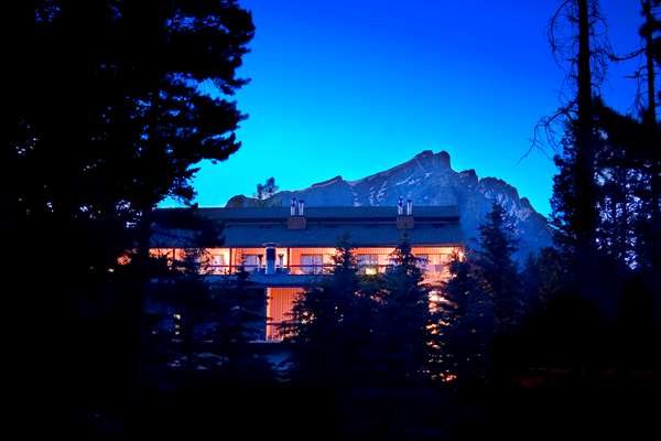 Exterior view - Douglas Fir Resort & Chalets Banff