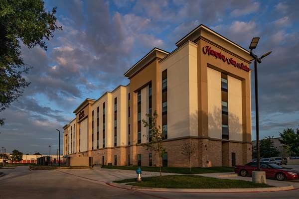 Exterior view - Hampton Inn Central Plano