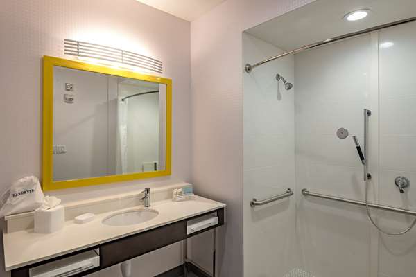 - Hampton Inn Central Plano