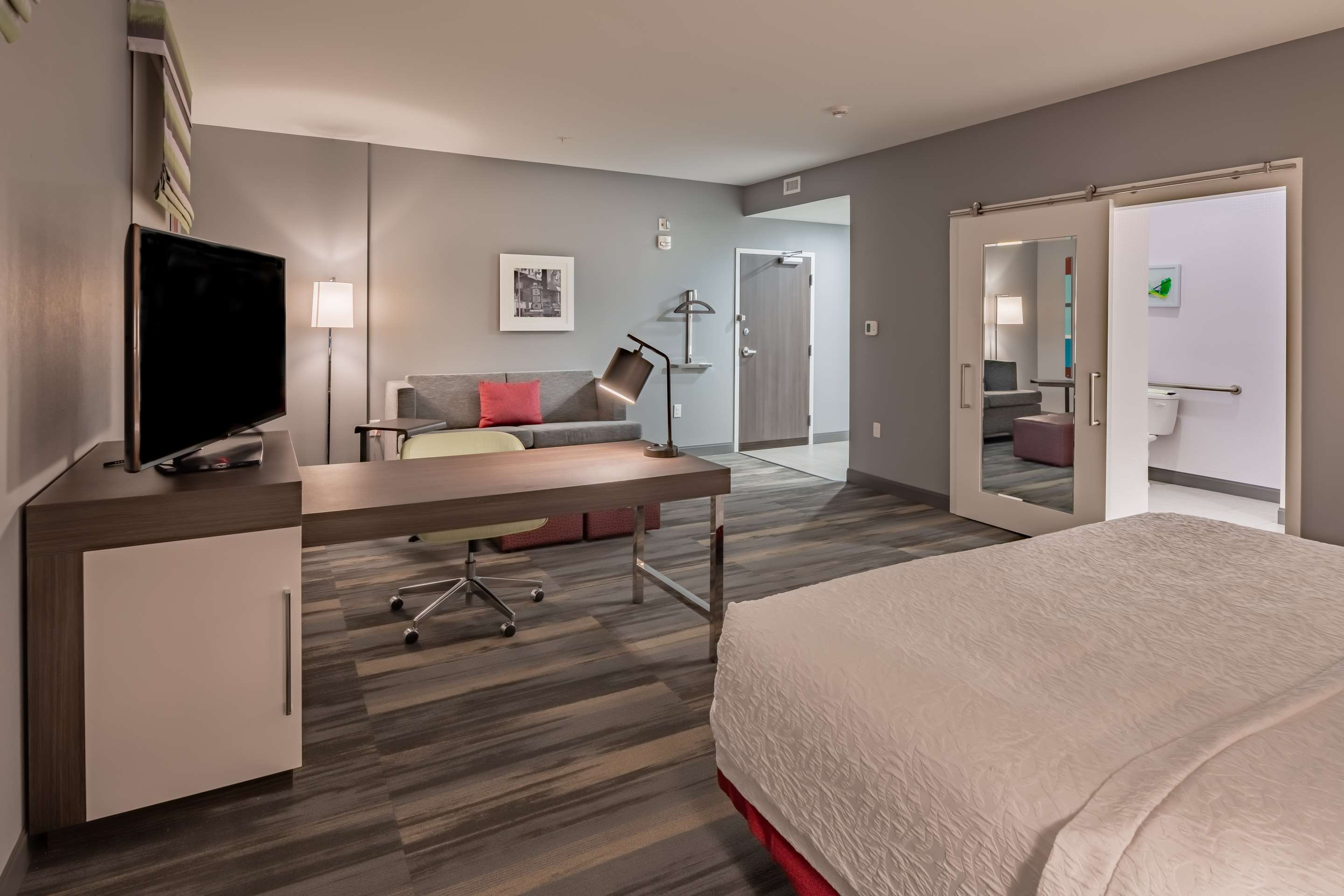 Guest room