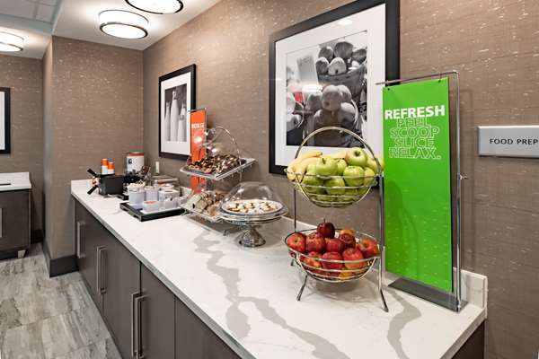 Amenities - Hampton Inn Central Plano
