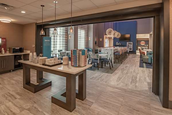 Restaurant - Hampton Inn Central Plano