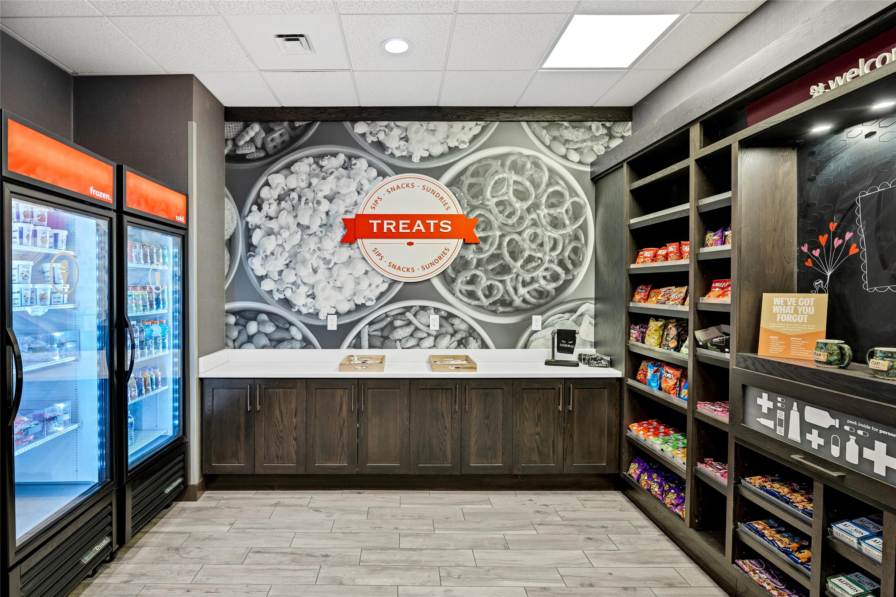 Restaurant | Hampton Inn & Suites Logan