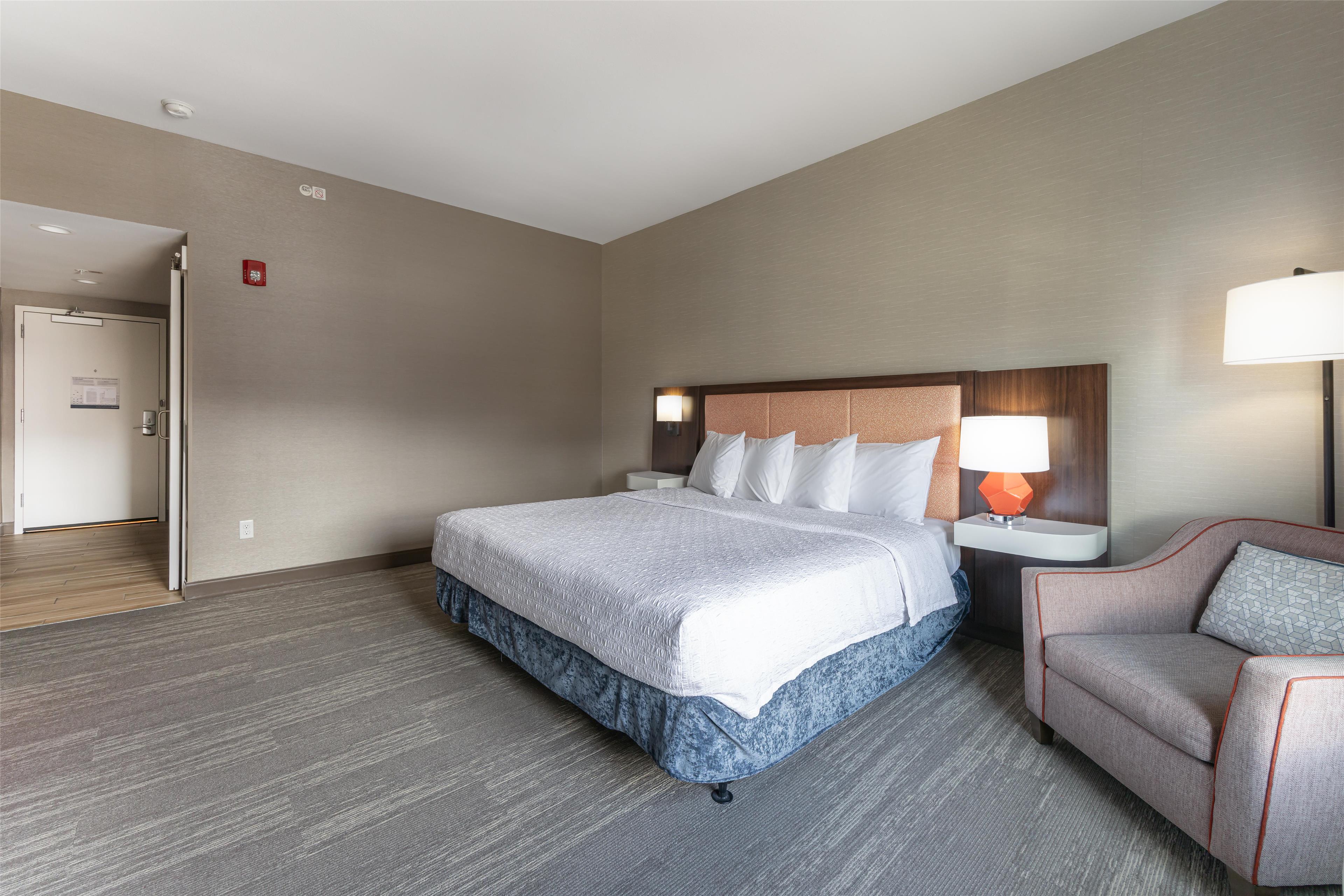 Hampton Inn & Suites North Logan, UT Room Type - KING ACCESSIBLE ROOM NS