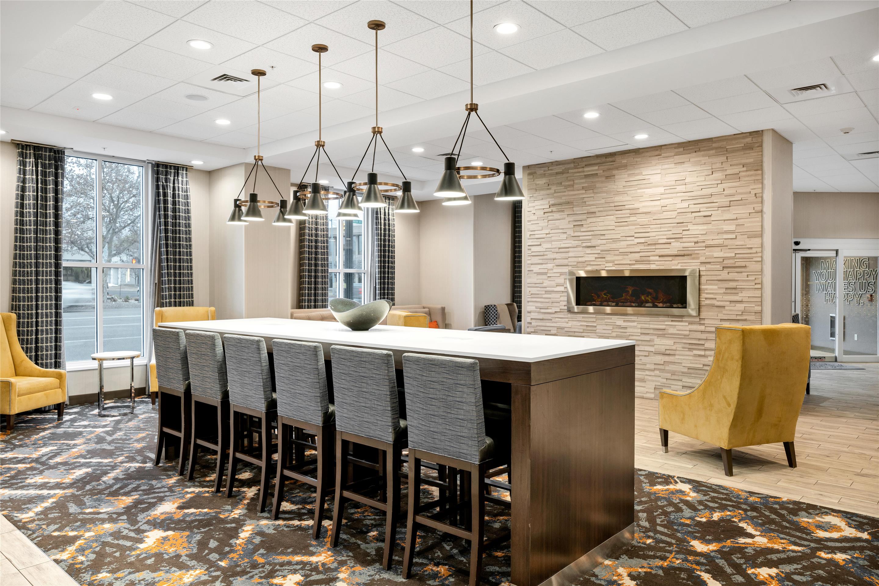 Lobby | Hampton Inn & Suites Logan