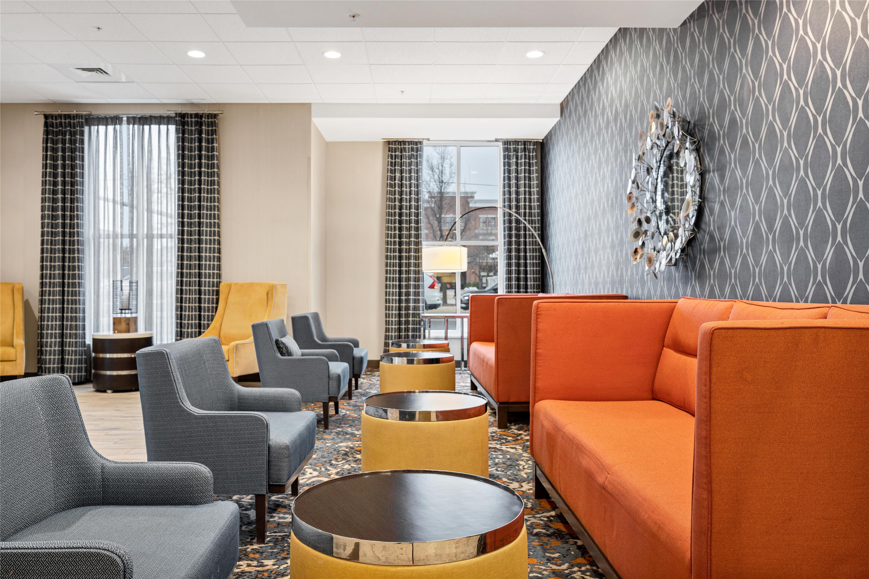 Lobby | Hampton Inn & Suites Logan