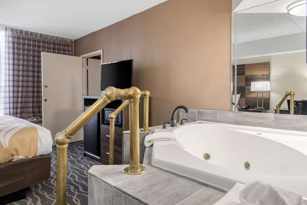 Suite - Quality Inn & Conference Center Richmond