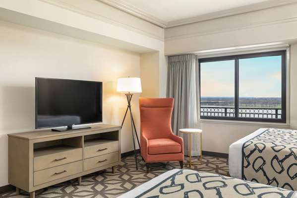  - Galt House Hotel & Suites Louisville - I-64, Exits 4 & 5B