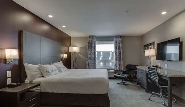 Suite - Home Inn & Suites South Saskatoon