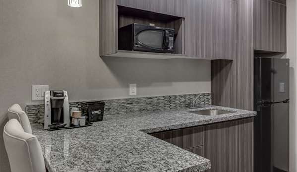 Suite - Home Inn & Suites South Saskatoon