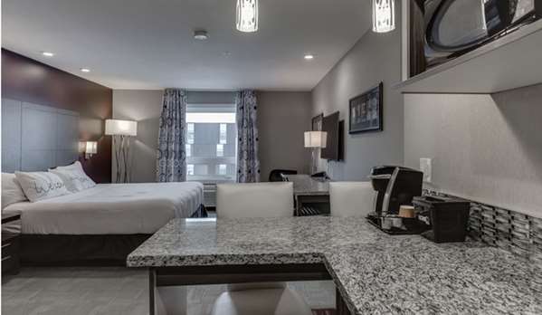 Suite - Home Inn & Suites South Saskatoon