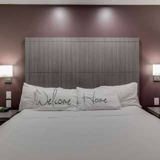 Suite - Home Inn & Suites South Saskatoon