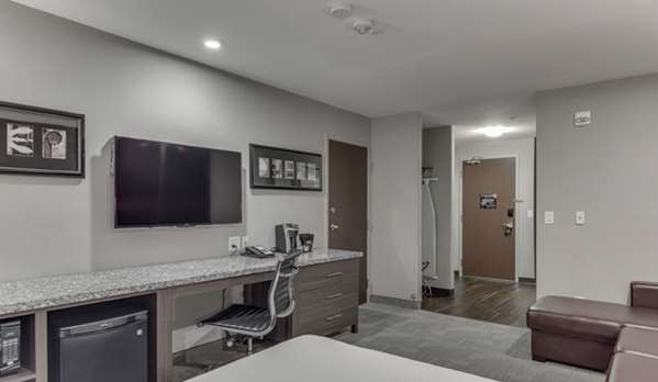  - Home Inn & Suites South Saskatoon