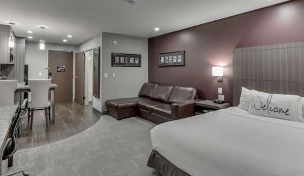 Suite - Home Inn & Suites South Saskatoon